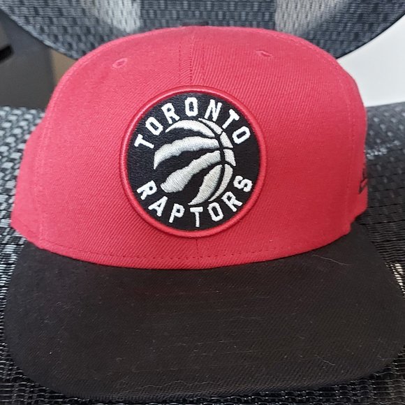 Toronto Raptors Red New Era Fitted Cap 7 3/8 - Picture 1 of 4